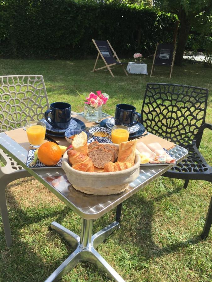 Les Pommiers Bed & Breakfast Honfleur Exterior photo
