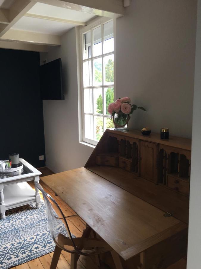Les Pommiers Bed & Breakfast Honfleur Exterior photo