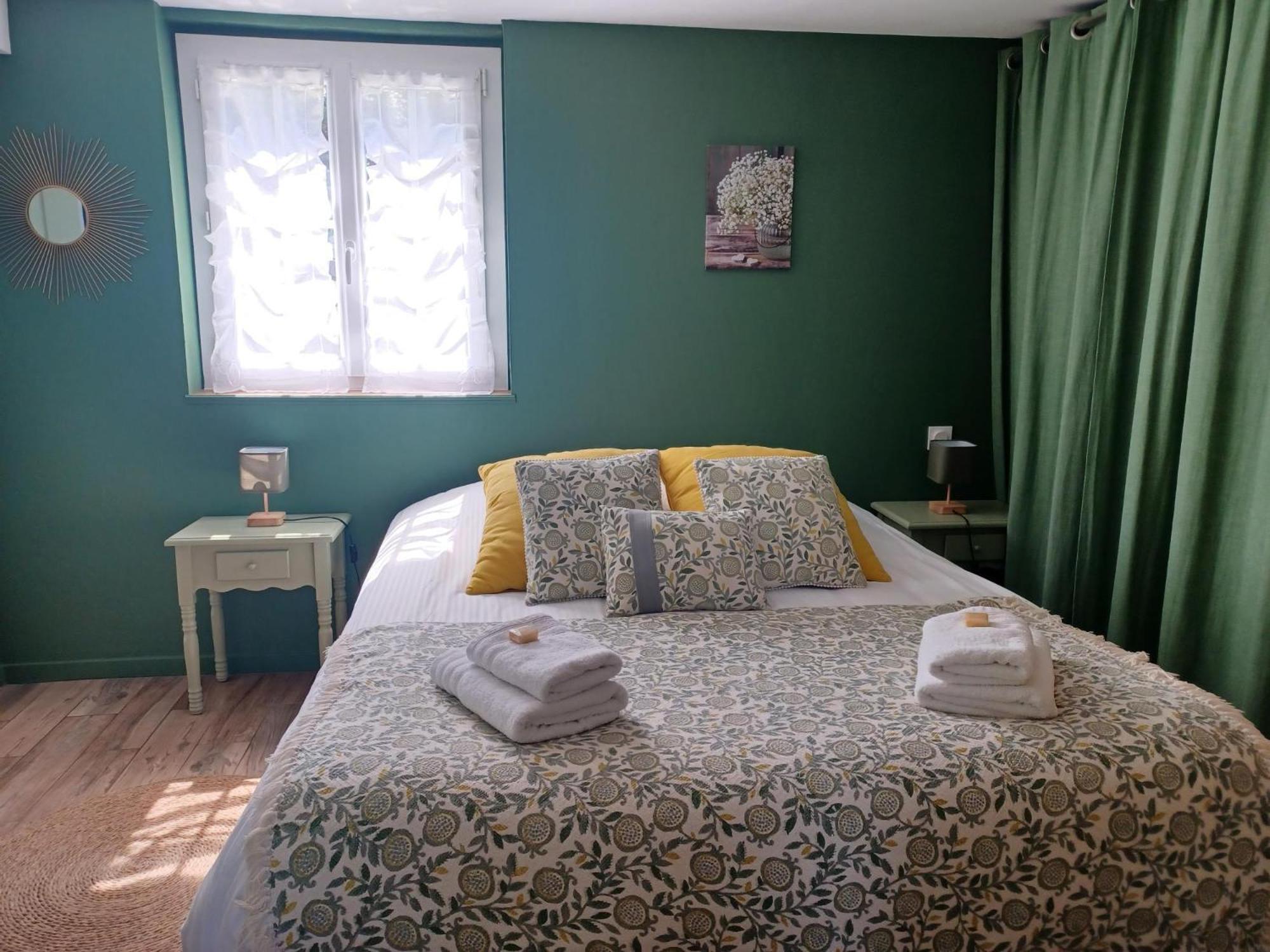 Les Pommiers Bed & Breakfast Honfleur Exterior photo
